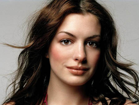 anne hathaway. Anne Hathaway In Romantic