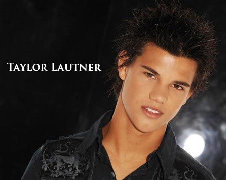 Taylor Lautner Returns for Twilight New Moon