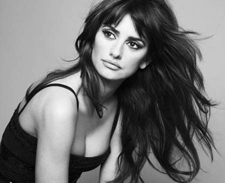 Penelope Cruz Photo. “Broken Embraces” is set in the '90s and present day.