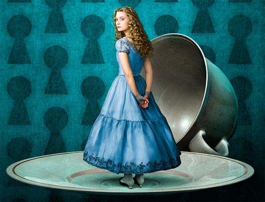  Anne Hathaway as the White Queen for Tim Burton's “Alice in Wonderland.”
