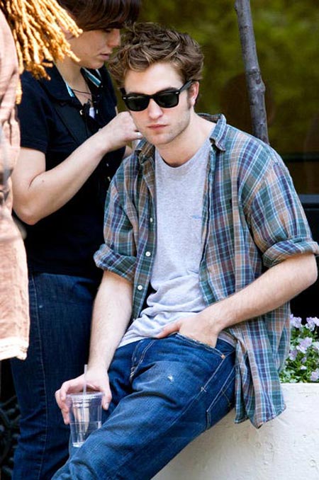 First REMEMBER ME Set Photos: Robert Pattinson. By Allan Ford  Jun 16,