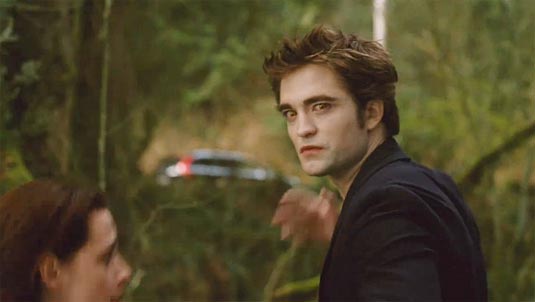 robert pattinson edward cullen new moon. First “New Moon” TV Spot and