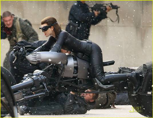 Anne Hathaway as Catwoman HiRes Piece of Promo Art
