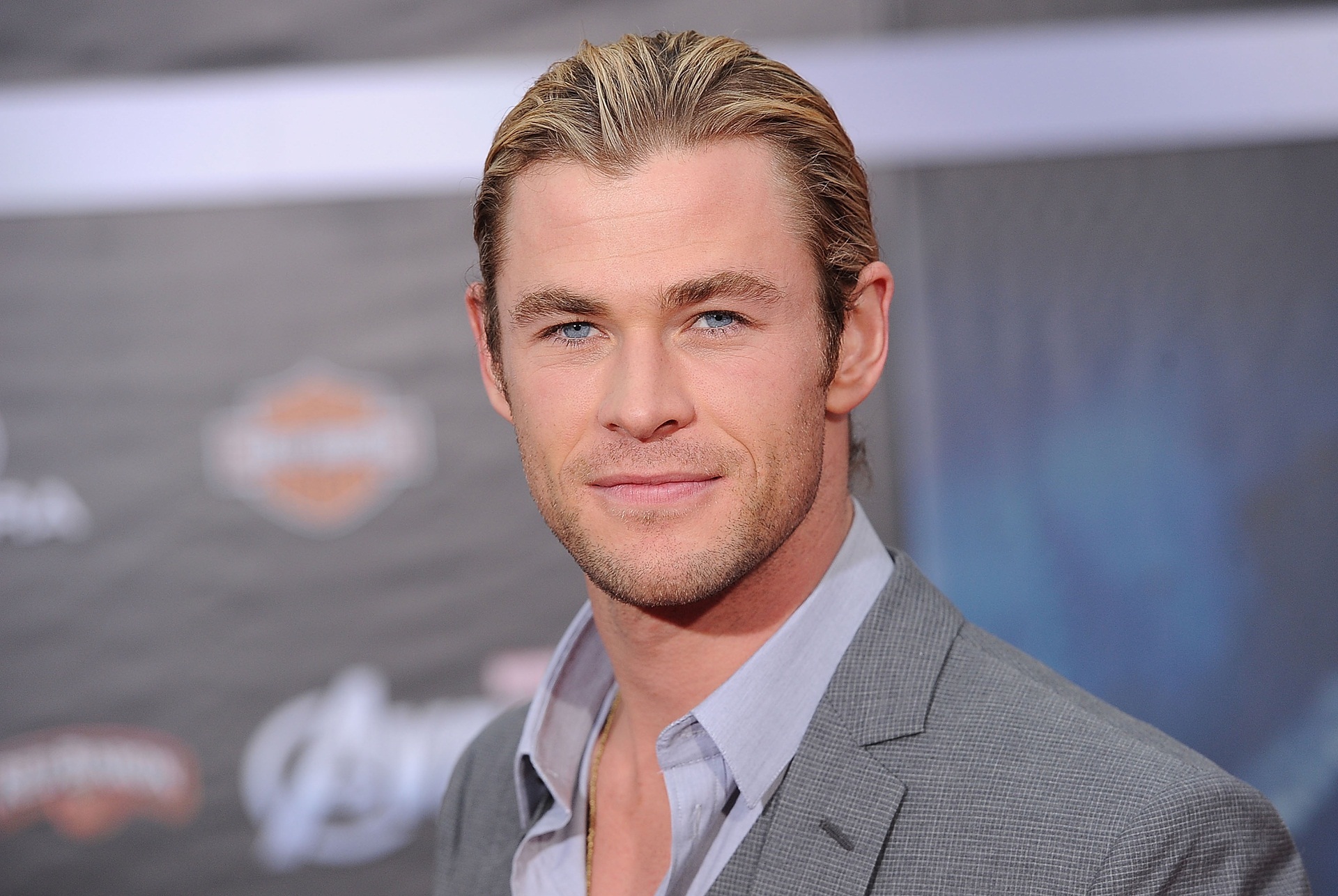 Robopocalypse Stars Chris Hemsworth