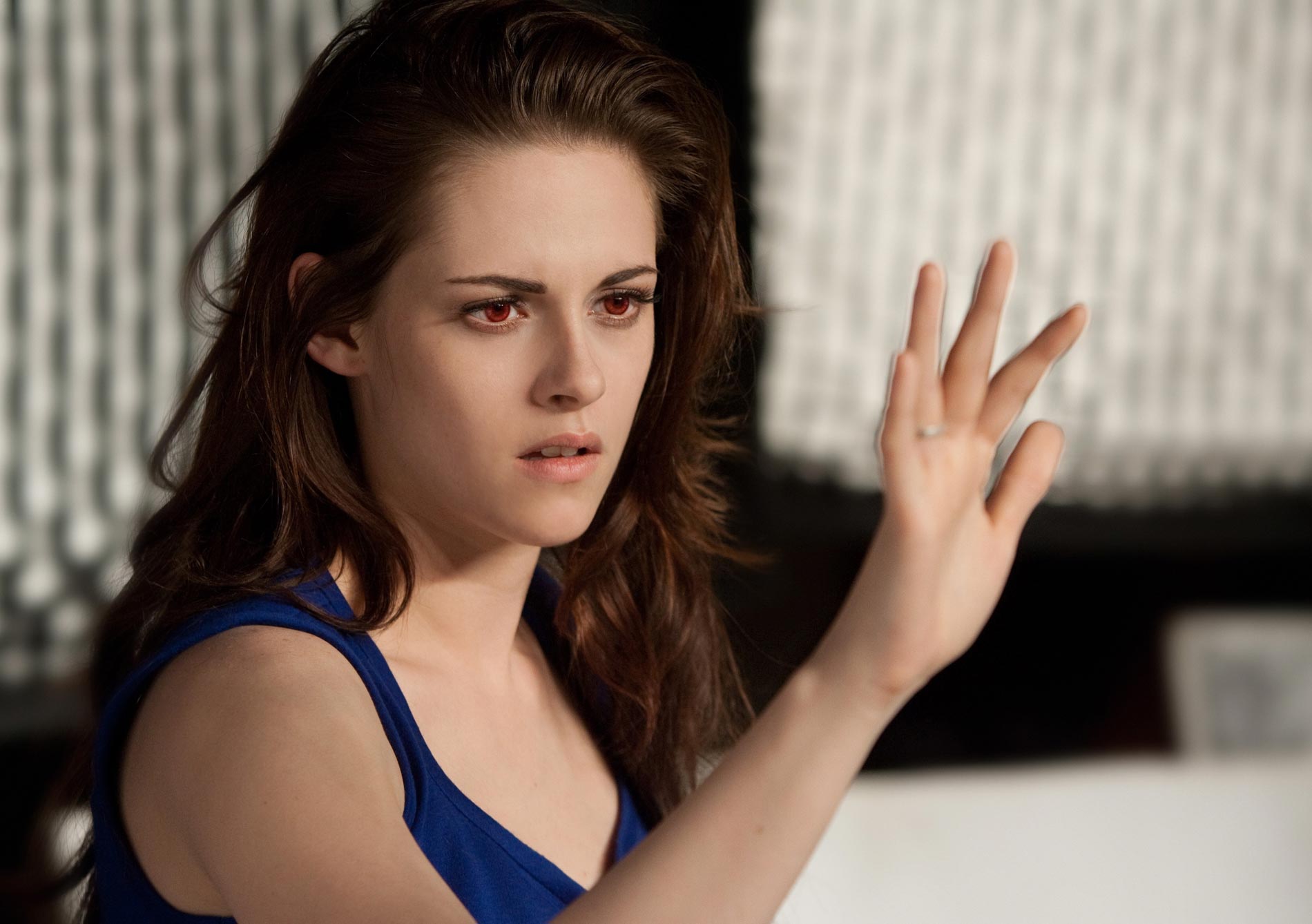 The Twilight Saga Breaking Dawn Part 2 8 Clips And 5