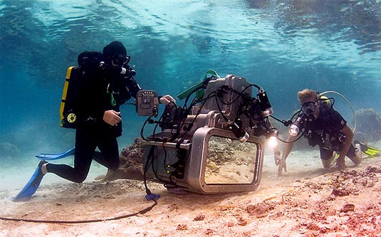 World's first Digital 4K 3D underwater beam splitter housing with wireless microwave control of camera functions. Camera configured for macro photography with real time 3D monitor and surface power supply for Underwater L.E.D. lighting. 
