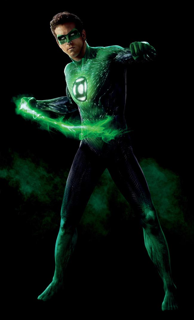 Detailed Image of Ryan Reynolds in the Green Lantern Suit