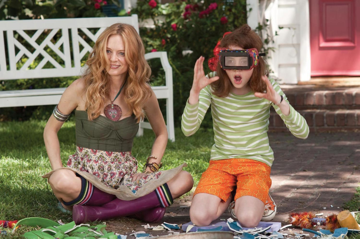 Heather Graham and Jordana Beatty in Judy Moody and the Not Bummer Summer