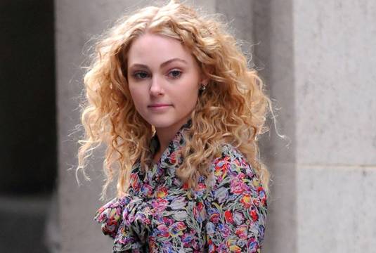 AnnaSophia Robb - Carrie Set