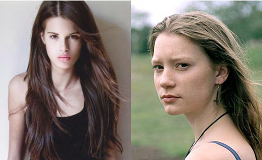 Zoe or Mia