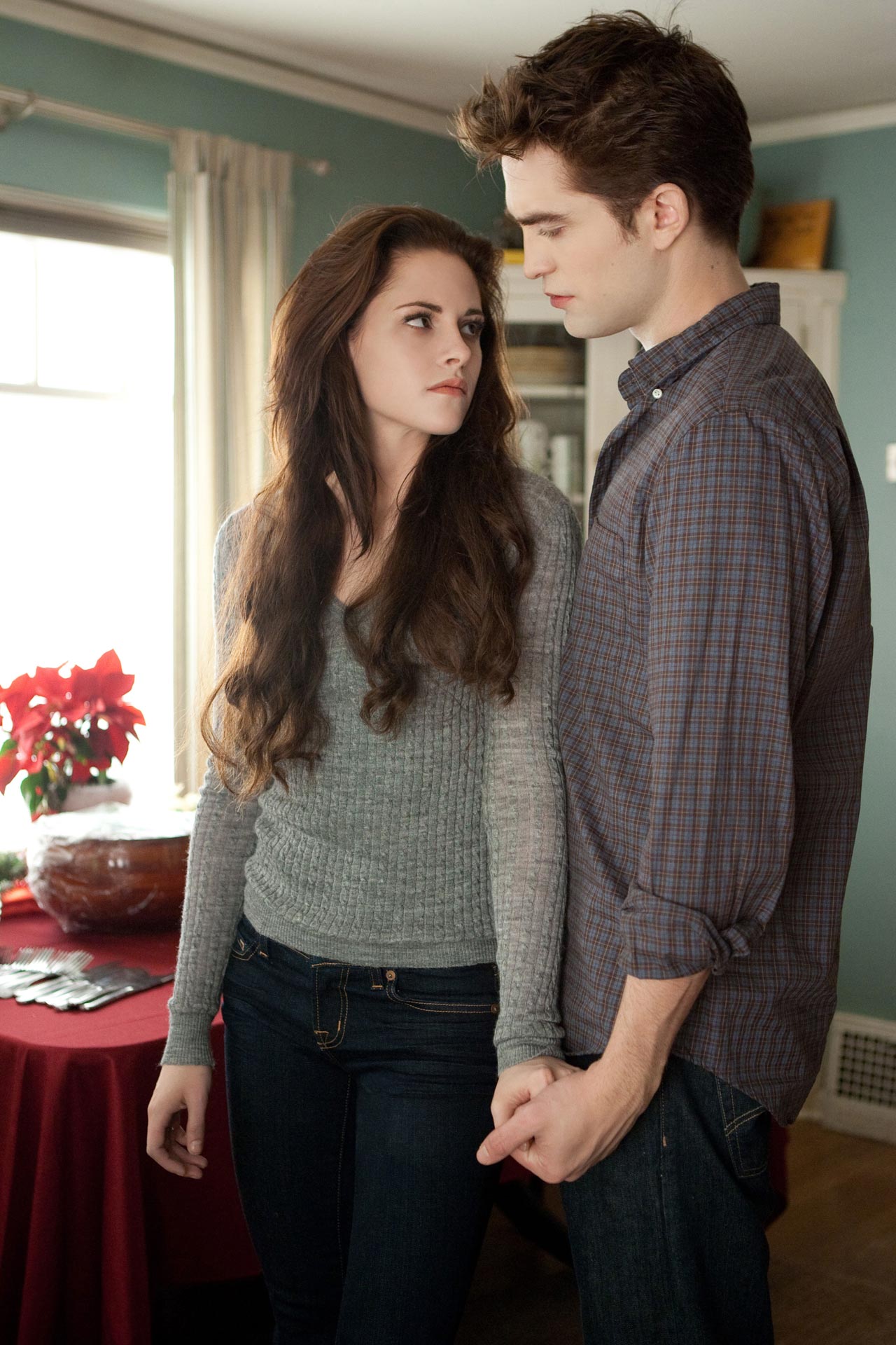 49 New THE TWILIGHT SAGA: BREAKING DAWN - PART 2 Photos! - FilmoFilia