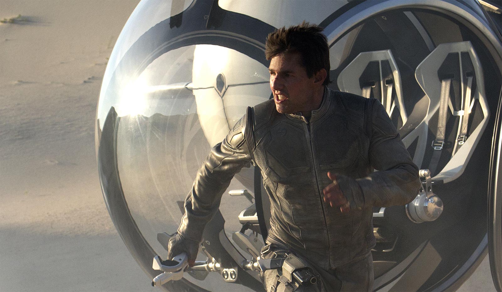 Oblivion, Tom Cruise