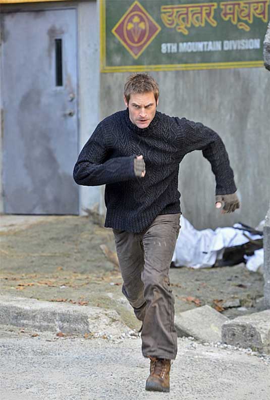 Josh Holloway in Intelligence