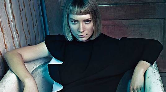 Mia Wasikowska