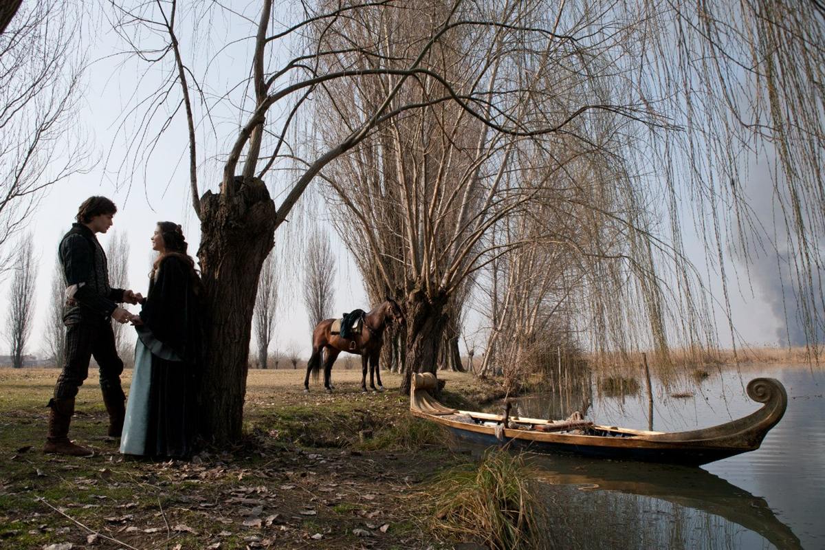 ROMEO & JULIET Image 03