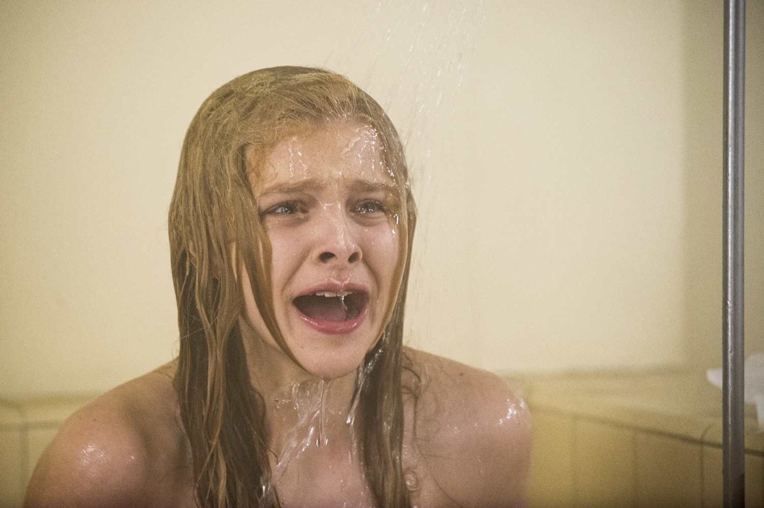 Chloe Moretz Looks Like Hitchcock’s Marion Crane In New CARRIE Images (Plus...