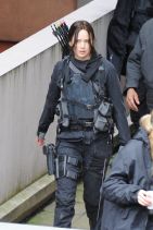 jennifer lawrence - on the set of mockingjay in paris (05-12-14)