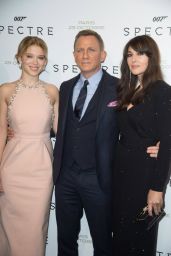 SPECTRE Premiere at Grand Rex Cinema in Paris - Léa Seydoux, Monica Bellucci, DAniel Craig, Christoph Waltz