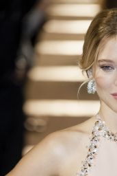 SPECTRE Premiere at Grand Rex Cinema in Paris - Léa Seydoux