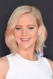  THE HUNGER GAMES: MOCKINGJAY ­PART 2 - Jennifer Lawrence Hand and Footprint Ceremony in Hollywood