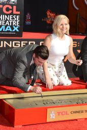  THE HUNGER GAMES: MOCKINGJAY ­PART 2 - Jennifer Lawrence Hand and Footprint Ceremony in Hollywood