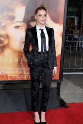 Amber Heard and Johnny Depp – THE DANISH GIRL Premiere in Westwood