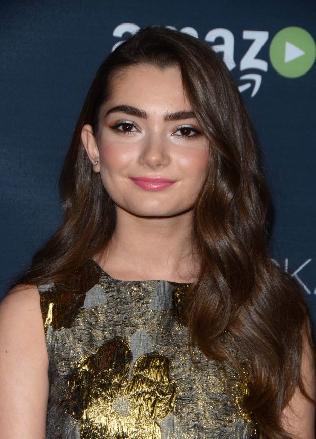 Emily Robinson – TRANSPARENT Season 2 Red Carpet Premiere at the Pacific Design Center in West Hollywood