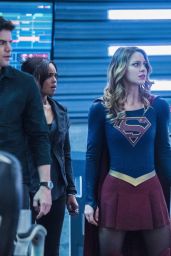 SUPERGIRL Season 2 Photos and Posters - Melissa Benoist