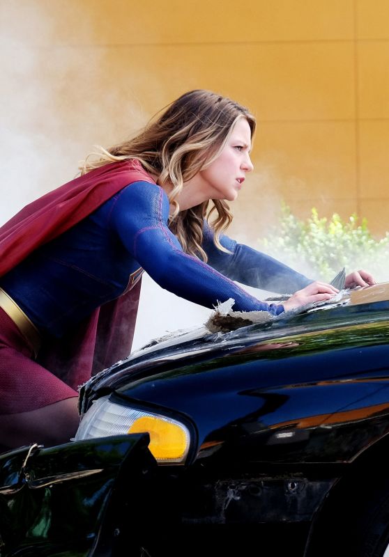 SUPERGIRL Season 2 Photos and Posters - Melissa Benoist