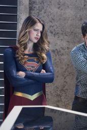 SUPERGIRL Season 2 Photos and Posters - Melissa Benoist