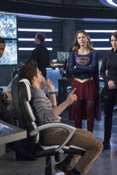 SUPERGIRL Season 2 Photos and Posters - Melissa Benoist