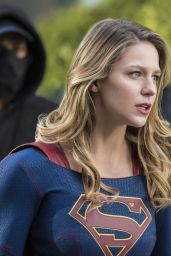 SUPERGIRL Season 2 Photos and Posters - Melissa Benoist