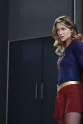 SUPERGIRL Season 2 Photos and Posters - Melissa Benoist