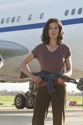 7 DAYS IN ENTEBBE Photos - Rosamund Pike