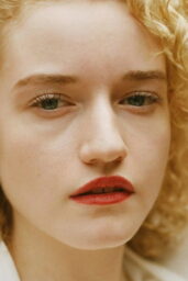 Julia Garner