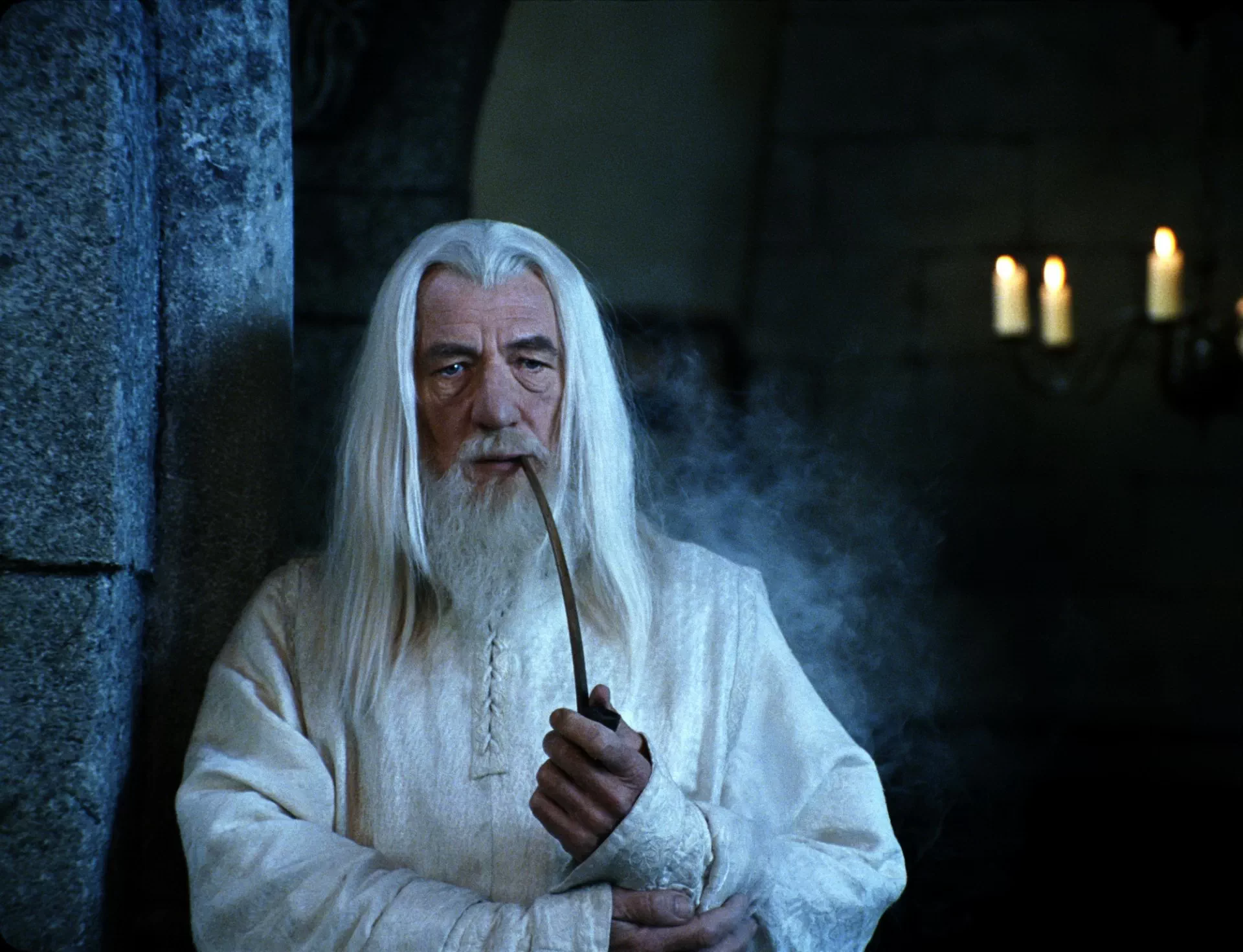 Ian McKellen Eager to Reprise Gandalf in New Lord of the Rings Film(00)