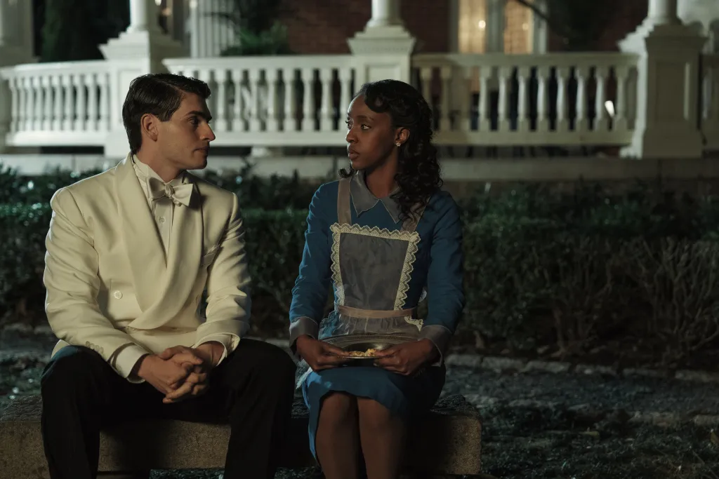 Gregg Sulkin and Ebony Obsidian in The Six Triple Eight