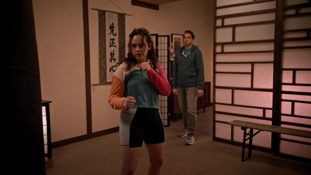 Cobra Kai S E : Skeletons Mary Mouser Peyton List