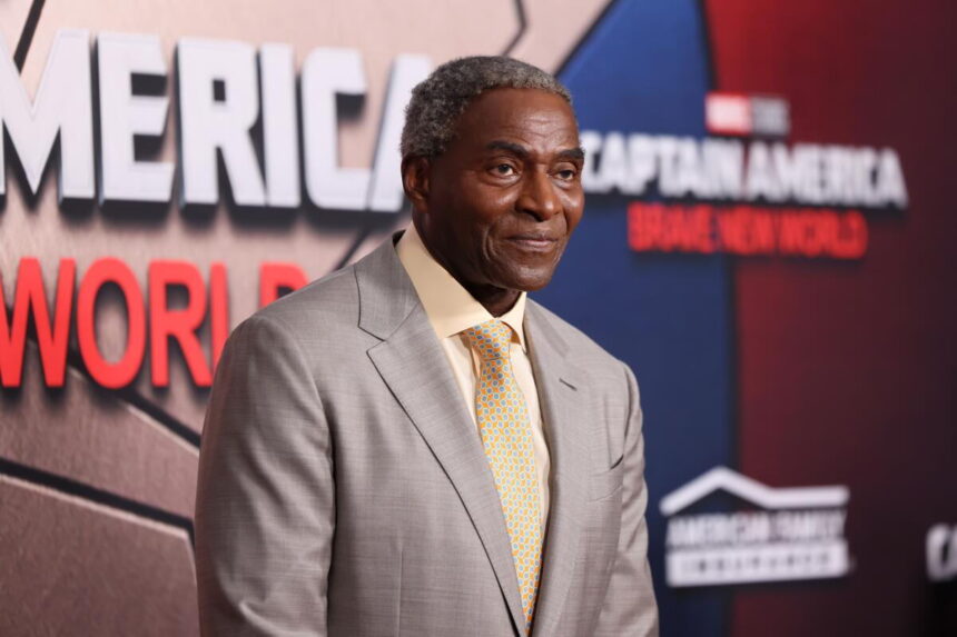 Carl Lumbly